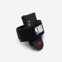 TARMAK Ochranná a spevňujúca bandáž na prst NBA Strong 500 čierna 2
